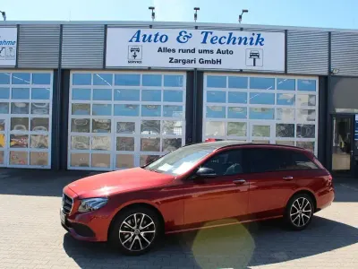 Gebraucht Mercedes E220 194 PS (142 kW) 2019 Rot Kombi