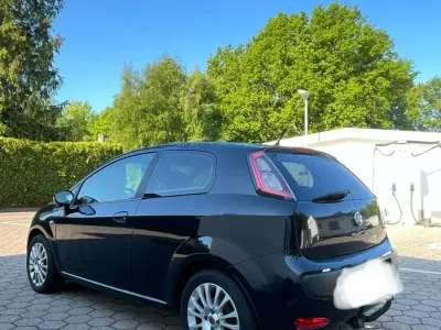 Gebraucht Fiat Punto Evo 77 PS (56 kW) 2010 Schwarz Kleinwagen