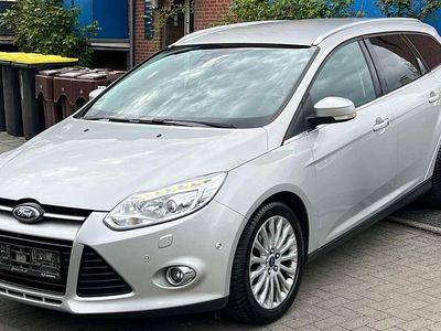 Gebraucht Ford Focus Titanium 163 PS (119 kW) 2012 Polarsilber metallic Kombi