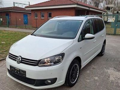 Weiß Gebraucht 2014 VW Touran Cup Van / Kleinbus | 3.999 € (Guter Preis)