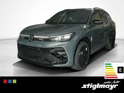 Gebraucht VW Tiguan R-line 150 PS (110 kW) 2025 Cipressinogrün metallic SUV