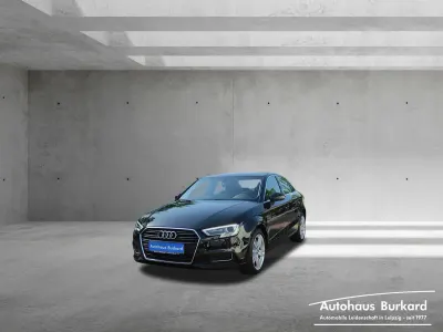 Gebraucht Audi A3 Design 116 PS (85 kW) 2019 Mythosschwarz metallic Limousine