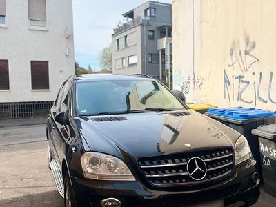 Gebraucht Mercedes ML350 231 PS (169 kW) 2007 Schwarz SUV