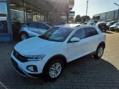 Gebraucht VW T-Roc Life 150 PS (110 kW) 2025 Pure white SUV