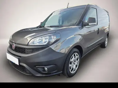 Gebraucht Fiat Doblò 101 PS (74 kW) 2021 Manufacturer Van / Kleinbus