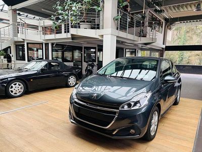 Grau shark/metalliclackierung Gebraucht 2017 Peugeot 208 Active Kleinwagen | 7.775 € (Etwas zu teuer)