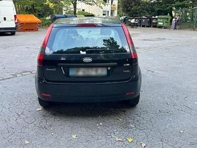 Gebraucht Ford Fiesta 68 PS (50 kW) 2004 Schwarz Kleinwagen