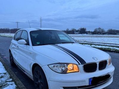 Weiß Gebraucht 2007 BMW 118 Sport Line Kleinwagen | 3.250 € (Fairer Preis)