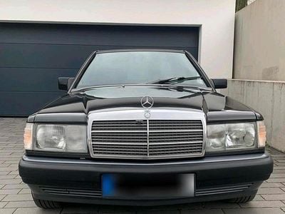 Usata Mercedes 190 160 CV (117 kW) 1988 Nero Berlina