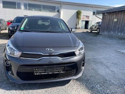 Gebraucht Kia Rio DREAM-TEAM Edition 99 PS (72 kW) 2019 Grau Limousine