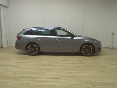 Używany Skoda Octavia RS 200 KM (147 kW) 2023 Szary Kombi
