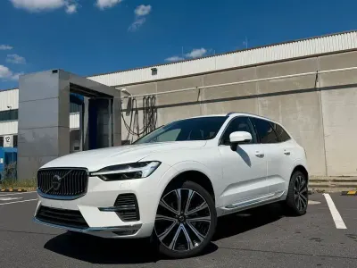 Gebraucht Volvo XC60 Ultimate 235 PS (172 kW) 2023 Weiß SUV