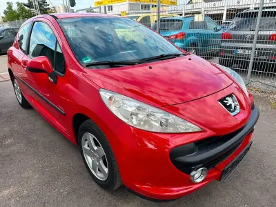 Gebraucht Peugeot 207 Filou 73 PS (53 kW) 2009 Rot Limousine