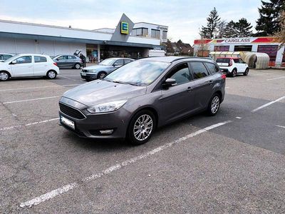 Gebraucht Ford Focus Titanium 125 PS (91 kW) 2015 Grau Limousine