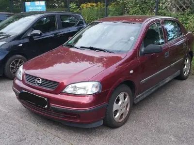 Gebraucht Opel Astra 101 PS (74 kW) 1999 Rot Limousine