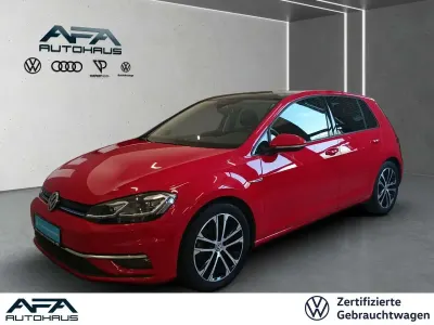 Gebraucht VW Golf VII Highline 131 PS (96 kW) 2019 Rot Limousine