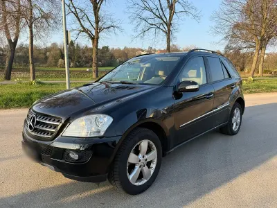 Gebraucht Mercedes ML500 400 PS (294 kW) 2005 Schwarz SUV