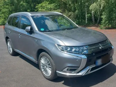 Gebraucht Mitsubishi Outlander P-HEV Edition 224 PS (164 kW) 2018 Grau SUV