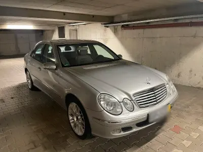 Gebraucht Mercedes E240 177 PS (130 kW) 2004 Silber Limousine