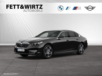 Gebraucht BMW 550e 489 PS (359 kW) 2024 Black sapphire metallic Limousine