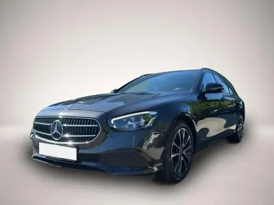 Gebraucht Mercedes E300 Avantgarde 265 PS (194 kW) 2023 Manufacturer