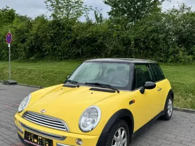 Używany Mini Cooper 116 KM (85 kW) 2002 Żółty Hatchback