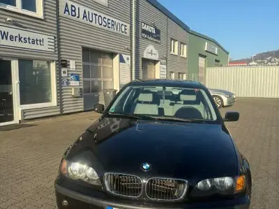 Gebraucht BMW 318 143 PS (105 kW) 2004 Schwarz Limousine