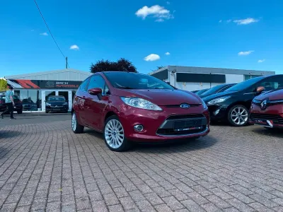 Gebraucht Ford Fiesta 96 PS (70 kW) 2011 Rot Kleinwagen