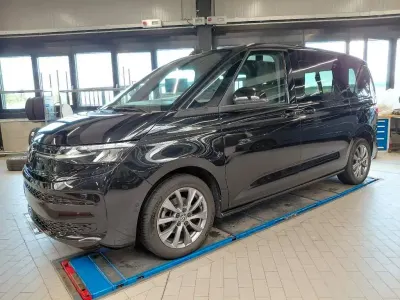 Gebraucht VW Multivan Pro 150 PS (110 kW) 2024 Deep black perleffekt Van / Kleinbus