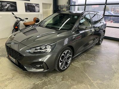 Grau Gebraucht 2019 Ford Focus ST-Line Kombi | 14.500 € (Fairer Preis)