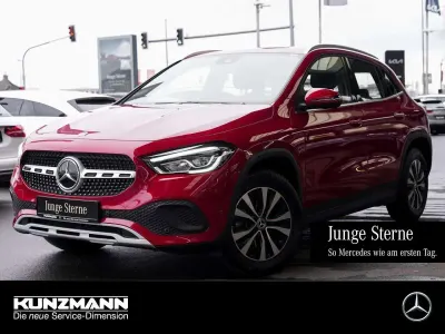 Używany Mercedes GLA200 Style 150 KM (110 kW) 2020 Czerwony SUV