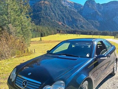 Gebraucht Mercedes CLC200 163 PS (119 kW) 2003 Blau Kleinwagen