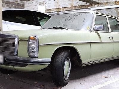Second-hand Mercedes W115 105 CP (77 kW) 1976 Berlinǎ