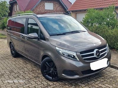 Mercedes V220