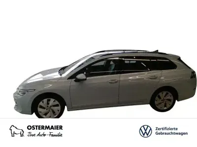 Gebraucht VW Golf VIII Style 150 PS (110 kW) 2025 Blau Kombi