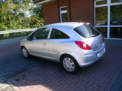 Używany Opel Corsa 122 KM (89 kW) 2007 Srebrny Sedan/Limuzyna