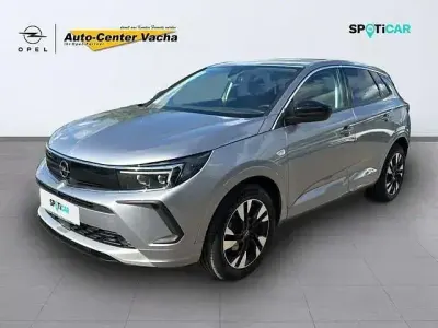 Gebraucht Opel Grandland X Elegance 131 PS (96 kW) 2022 Kontrast grau/quarz silber SUV