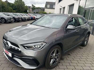 Mercedes GLA220