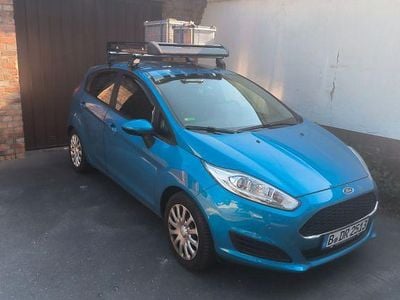 Second-hand Ford Fiesta Trend 60 CP (44 kW) 2016 Albastru Hatchback