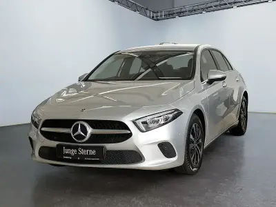 Gebraucht Mercedes A180 116 PS (85 kW) 2023 Silber Limousine