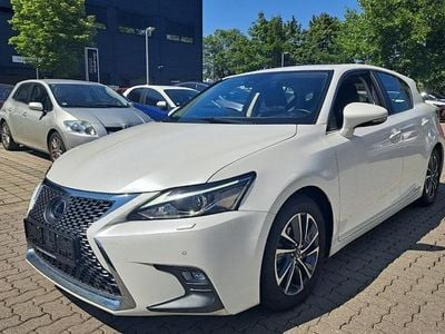 Lexus CT200h