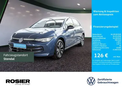 Gebraucht VW Golf VIII Goal 150 PS (110 kW) 2025 Blau / anemonenblau Limousine