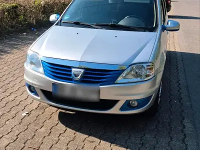 Gebraucht Dacia Logan MCV Lauréate 105 PS (77 kW) 2011 Silber Kombi