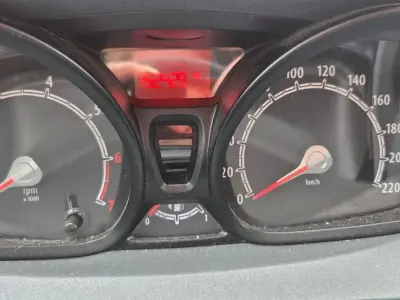 Gebraucht Ford Fiesta 82 PS (60 kW) 2011 Grau Kleinwagen