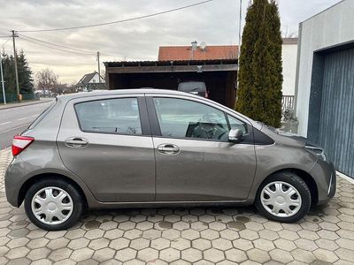 Gebraucht Toyota Yaris Comfort 111 PS (81 kW) 2017 Grau Kleinwagen
