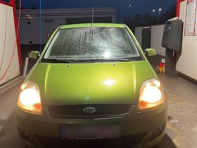 Begagnad Ford Fiesta 80 HK (58 kW) 2007 Grön Halvkombi