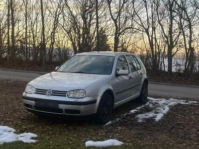 Gebraucht VW Golf IV 105 PS (77 kW) 2001 Silber Kleinwagen