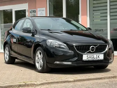 Gebraucht Volvo V40 Kinetic 150 PS (110 kW) 2016 Schwarz Limousine