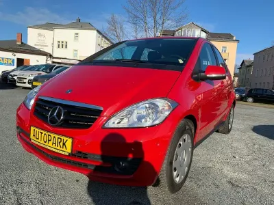 Gebraucht Mercedes A160 95 PS (69 kW) 2011 Rot Limousine