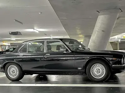 Second-hand Jaguar XJ12 264 CP (194 kW) 1993 Albastru Berlinǎ